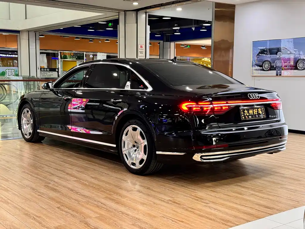Audi A8 2023 — фото 5
