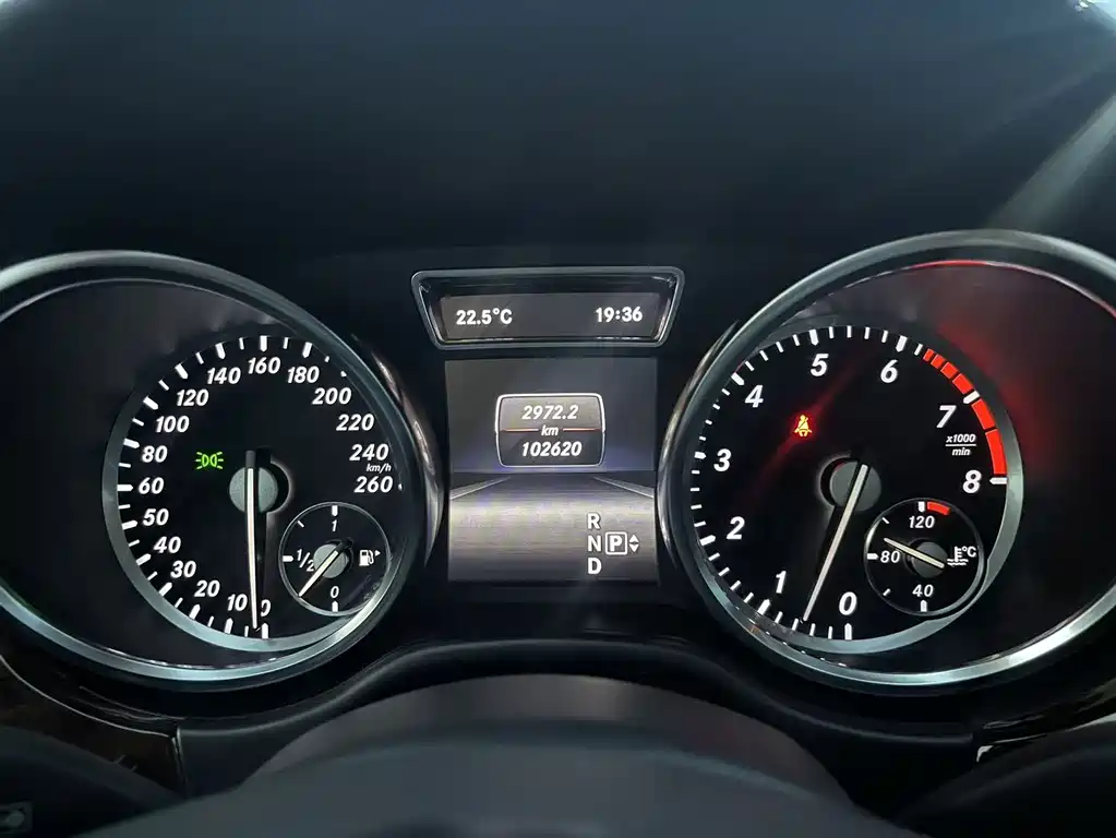 Mercedes-Benz M-Class 2015 — фото 27