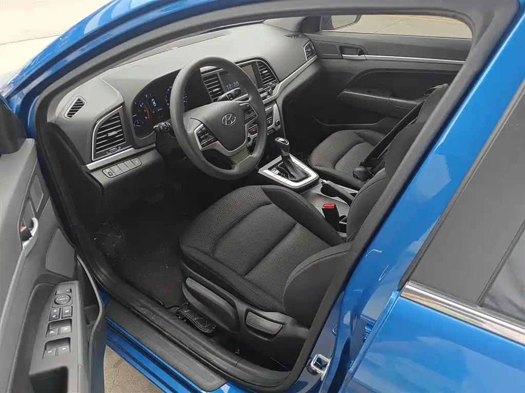 Hyundai Elantra 2019 — фото 15