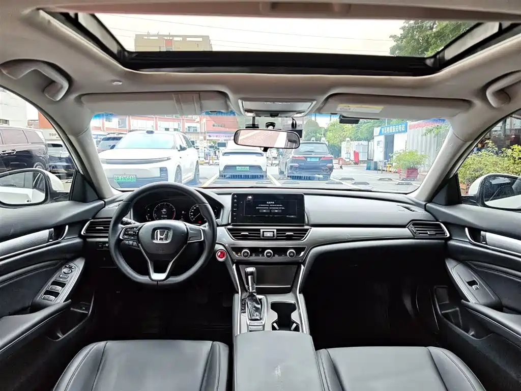 Honda Accord 2022 — фото 19