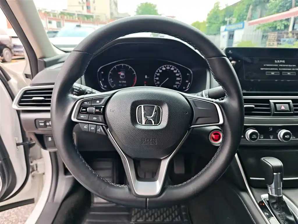 Honda Accord 2022 — фото 13