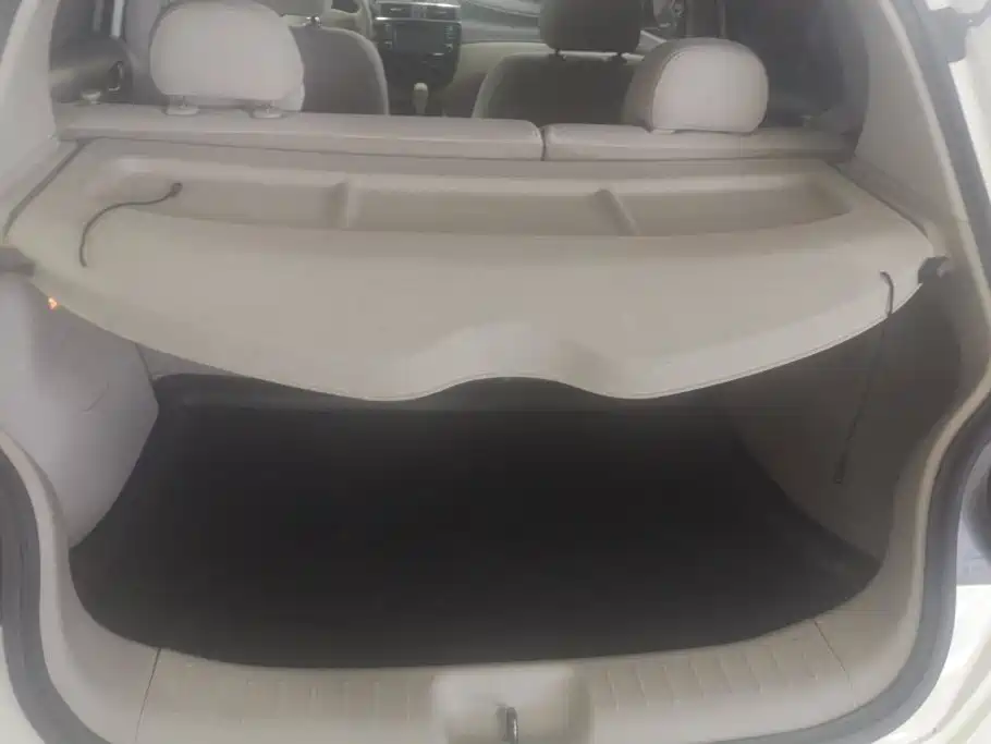 Nissan Tiida 2012