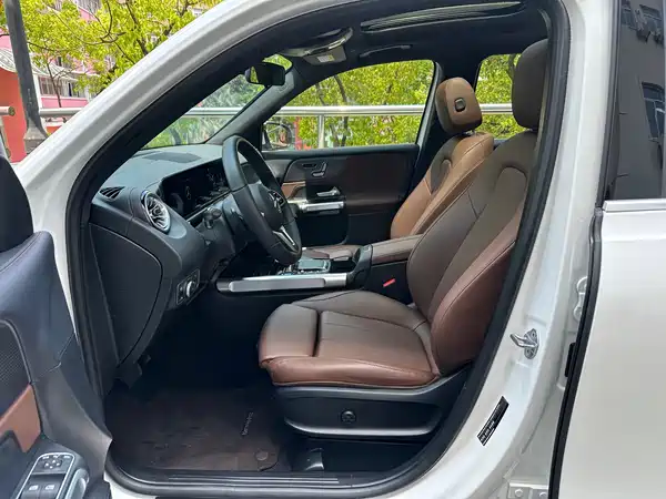 Mercedes-Benz GLB 2023