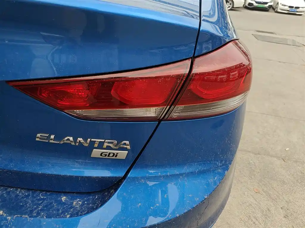 Hyundai Elantra 2019 — фото 8