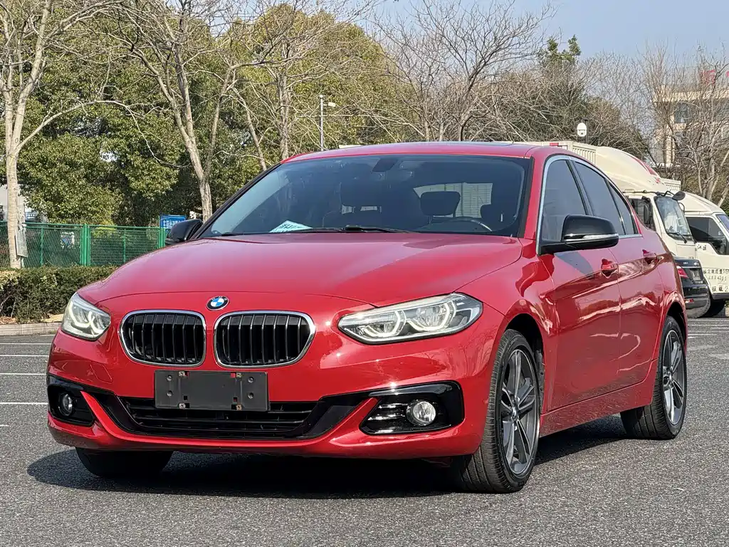 BMW 1 Series 2018 — фото 1