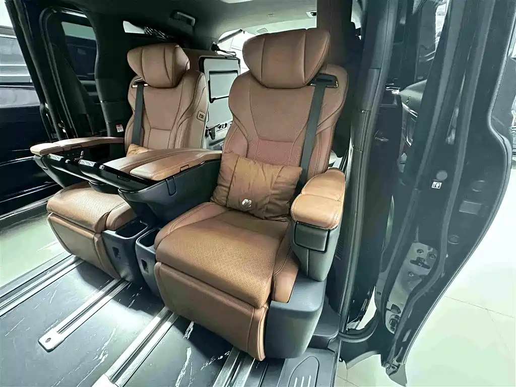 Toyota Alphard 2025 — фото 10