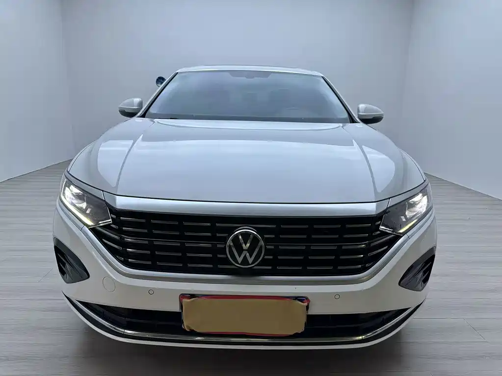 Volkswagen Passat 2023