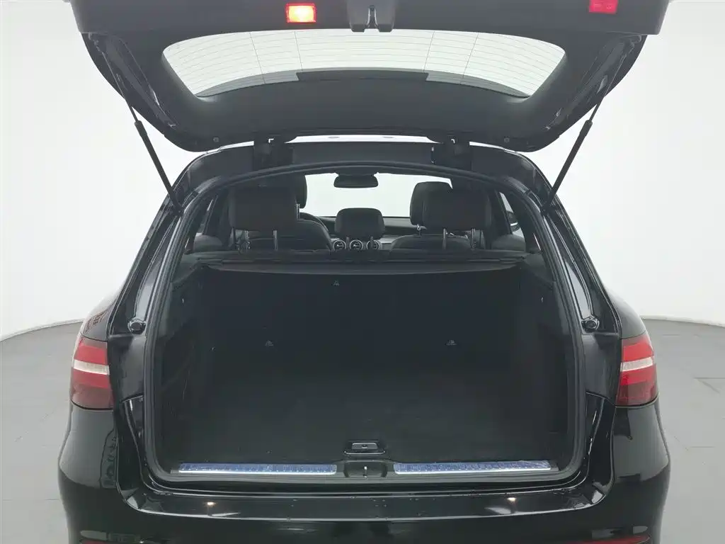 Mercedes-Benz GLC 2018 — фото 16