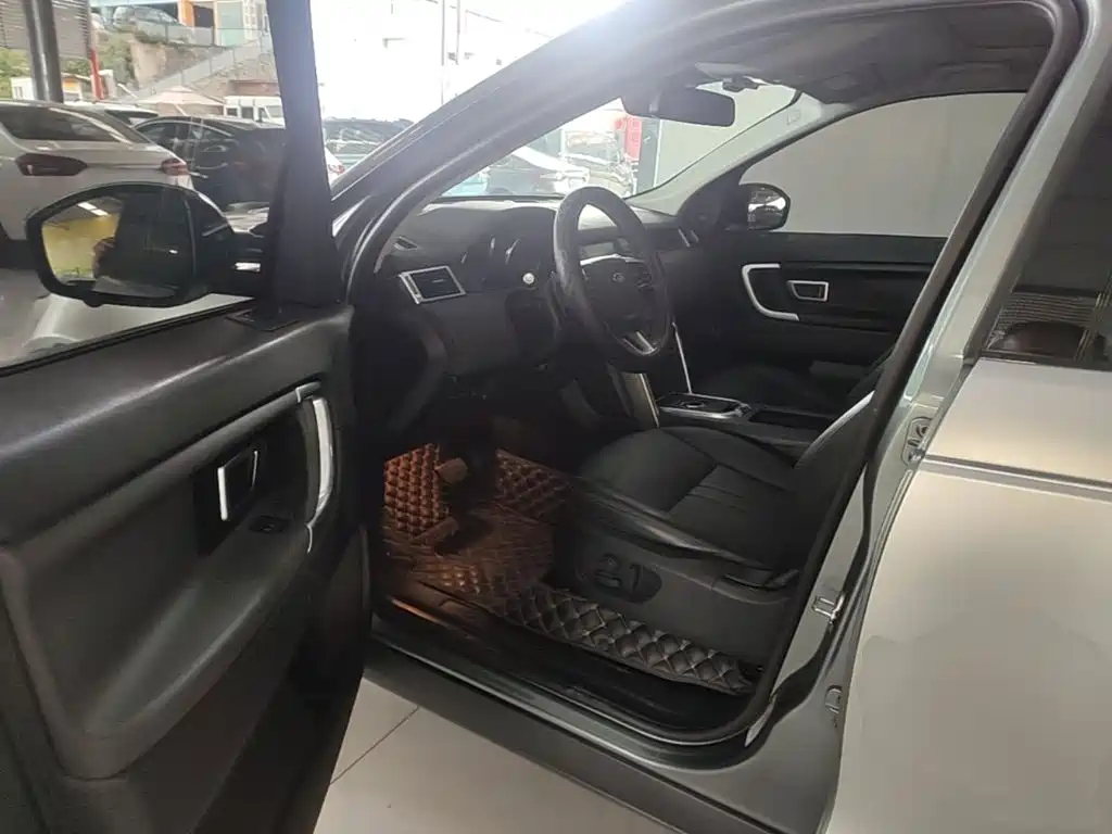 Land Rover Discovery Sport 2018 — фото 16