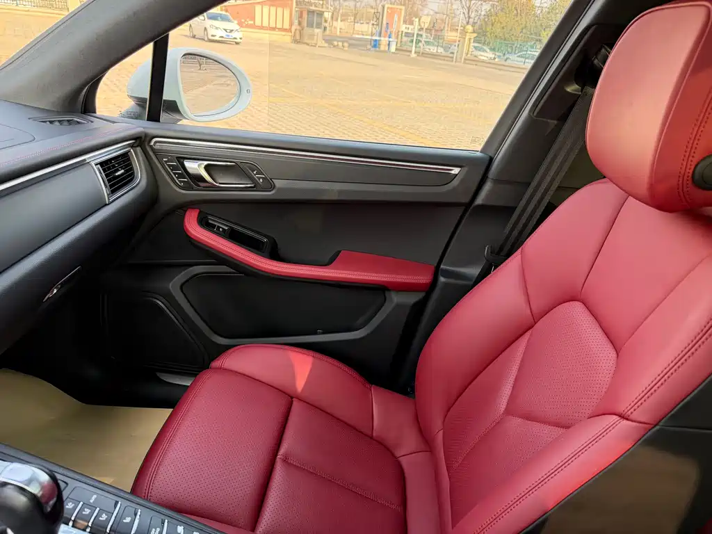 Porsche Macan 2016 — фото 11