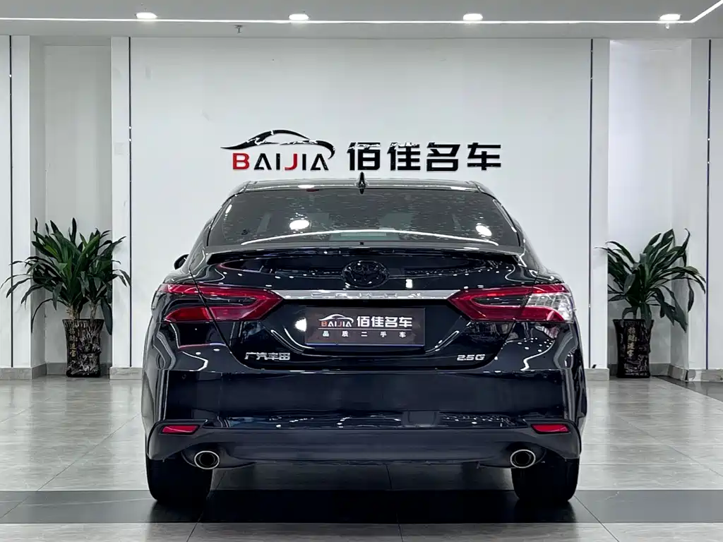 Toyota Camry 2023 — фото 6