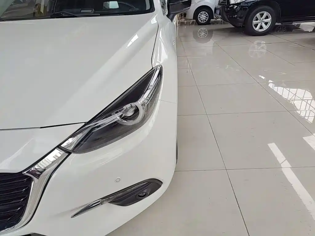 Mazda 3 Axela 2018 — фото 24