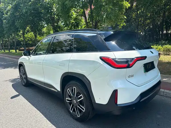 NIO ES6 2020