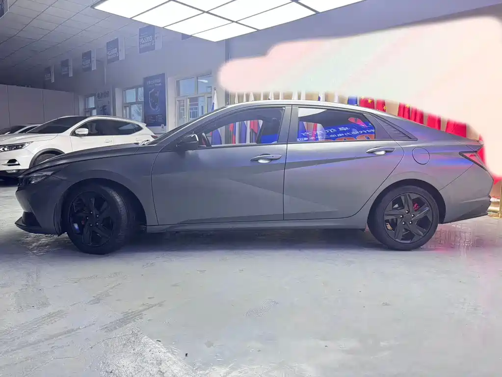 Hyundai Elantra 2022