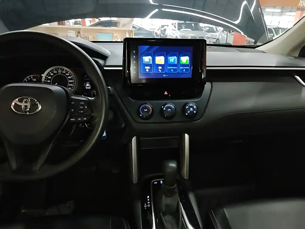 Toyota Corolla Cross 2023 — фото 13
