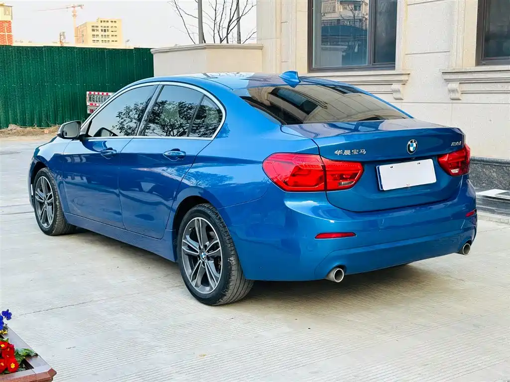 BMW 1 Series 2020 — фото 9