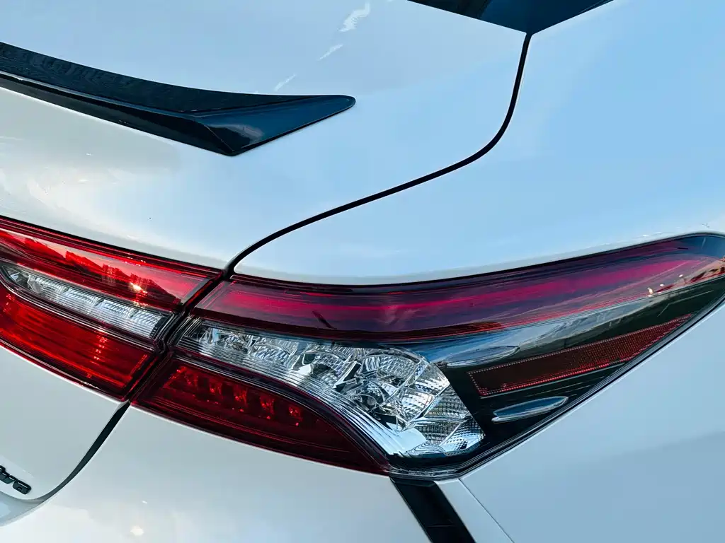 Toyota Camry 2023 — фото 10