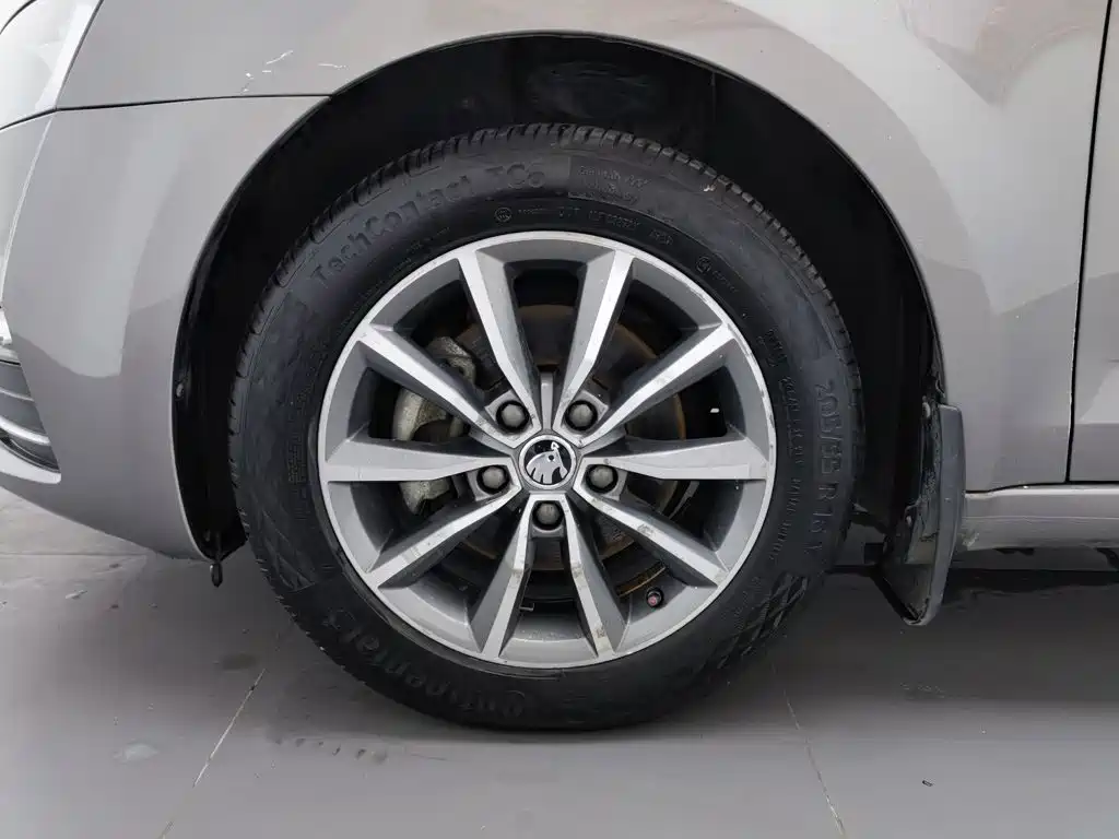 Skoda Octavia 2016 — фото 17