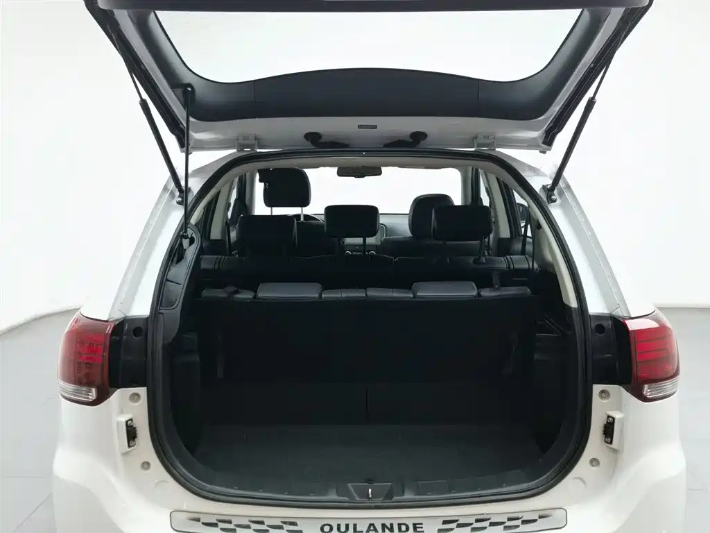 Mitsubishi Outlander 2018 — фото 16