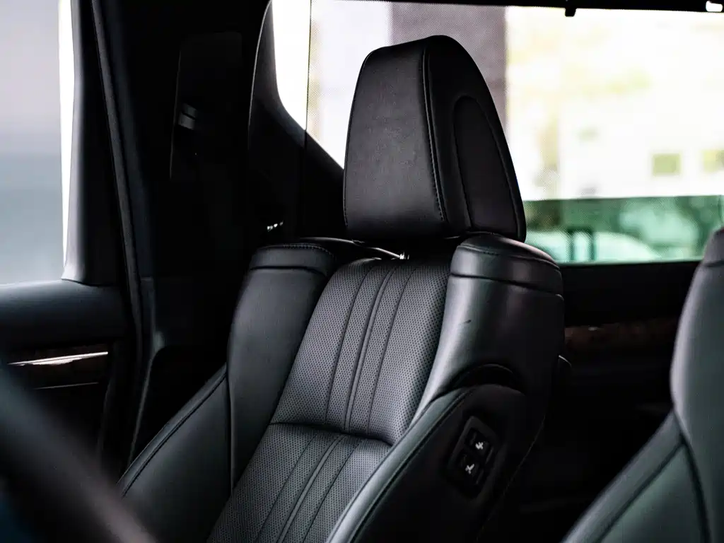 Toyota Alphard 2023 — фото 7