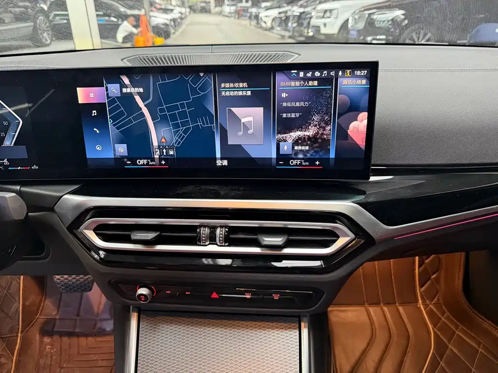 BMW 3 Series 2023 — фото 15