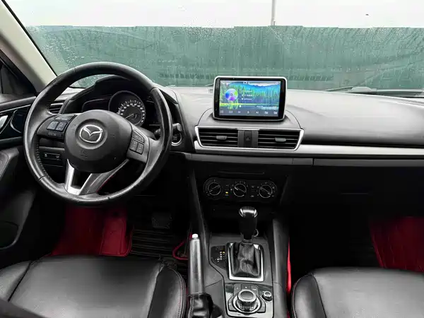 Mazda 3 Axela 2016