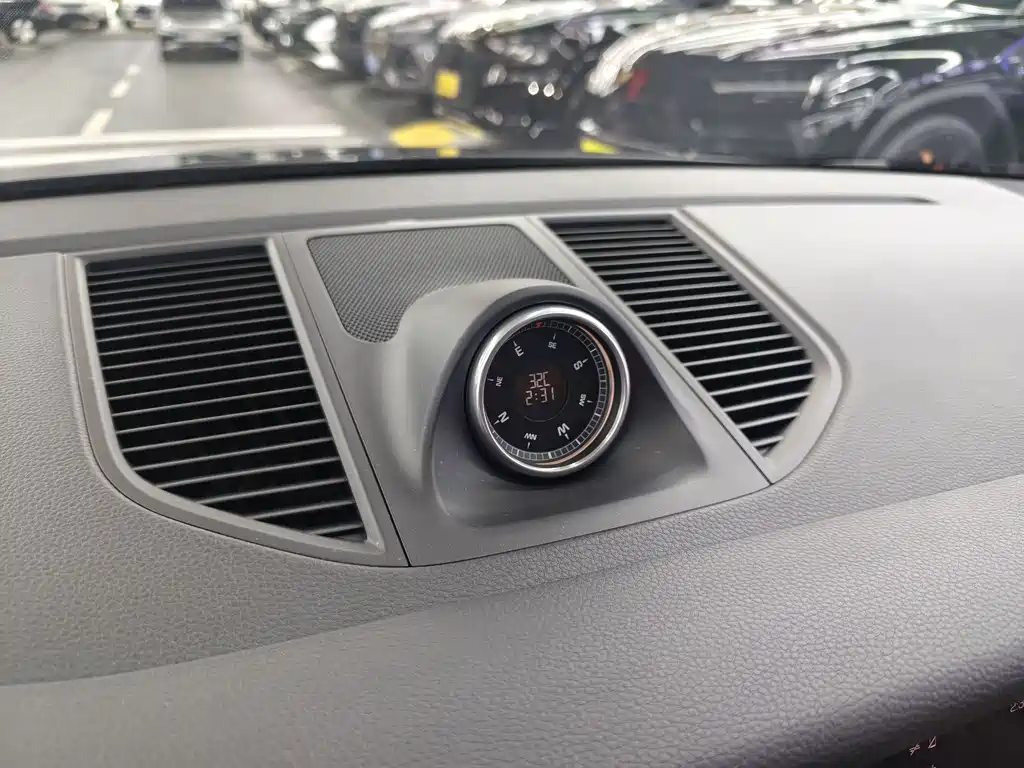Porsche Macan 2020 — фото 20