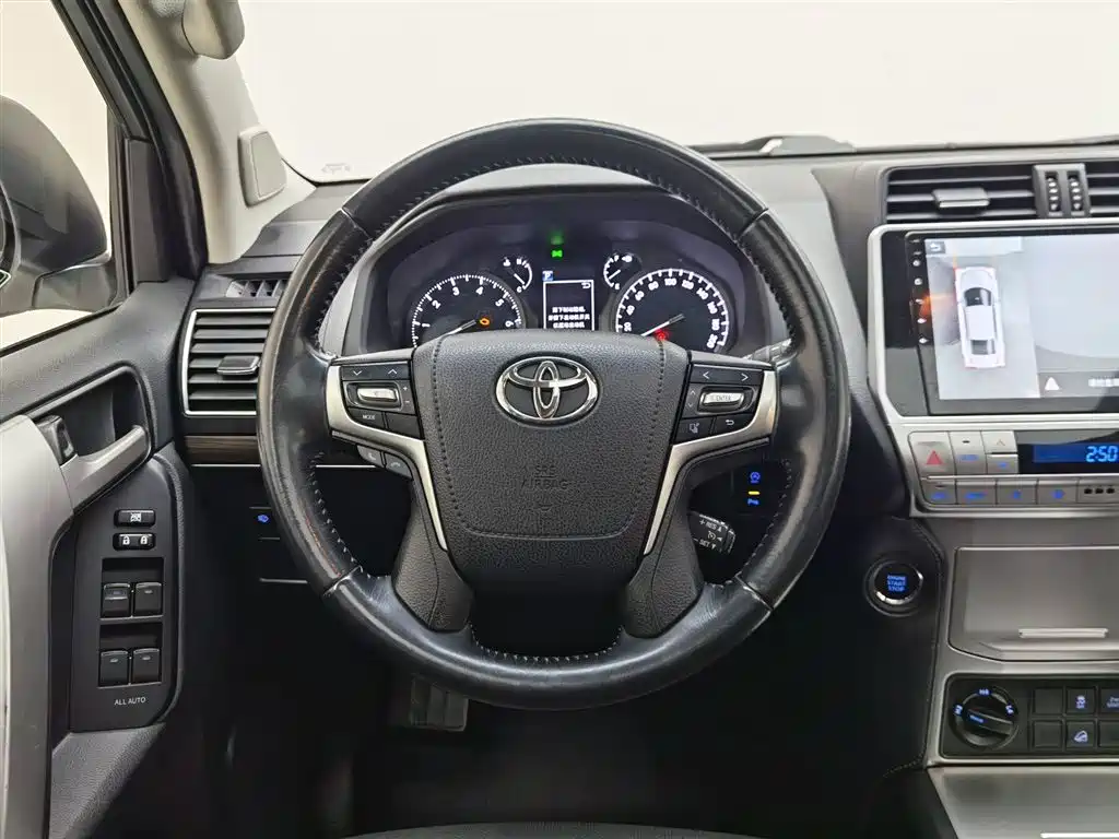 Toyota Prado 2019 — фото 11
