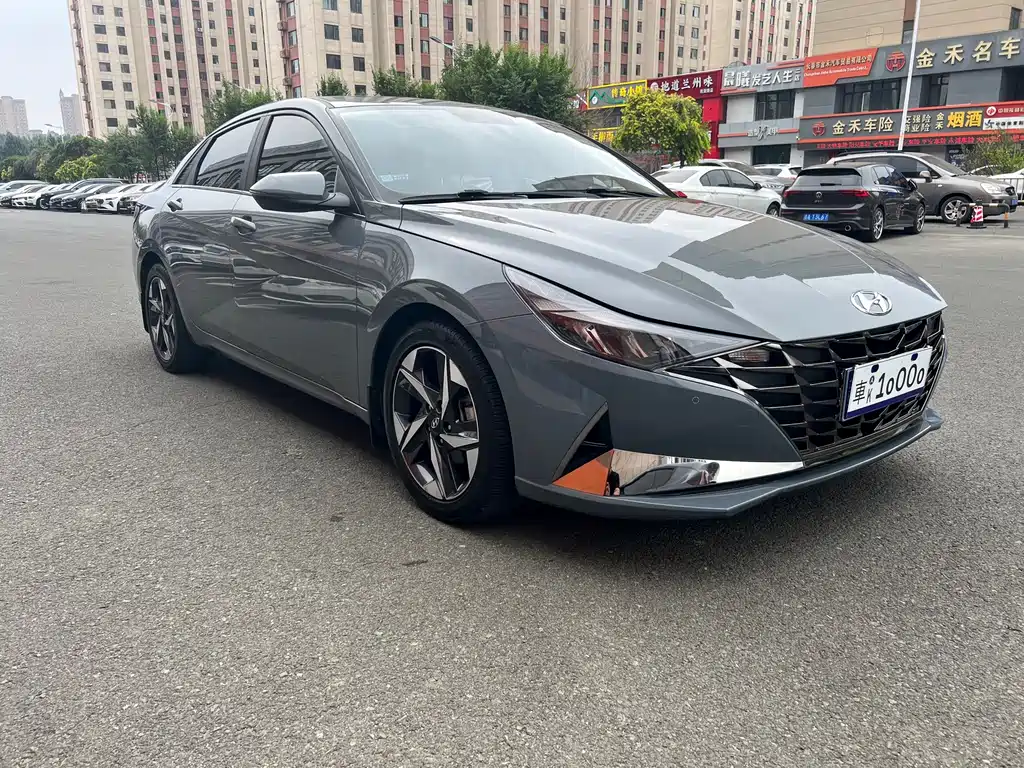 Hyundai Elantra 2022