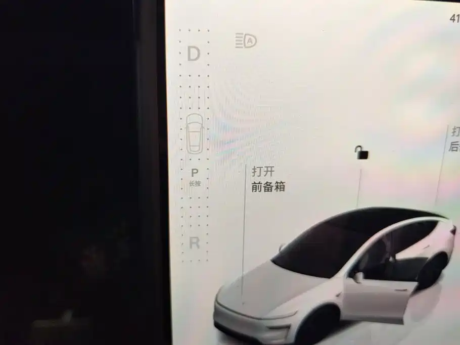 Tesla Model Y 2025 — фото 16