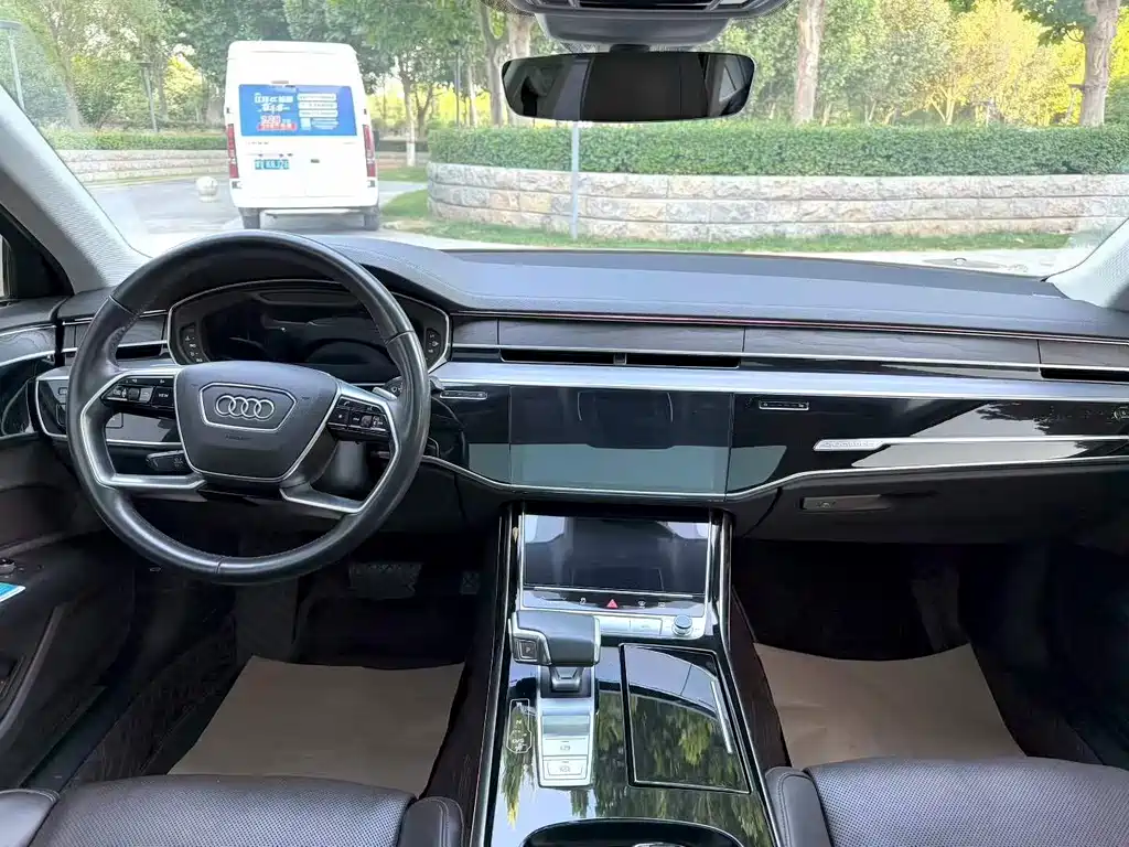 Audi A8 2021