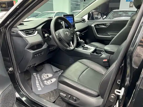 Toyota RAV4 2021