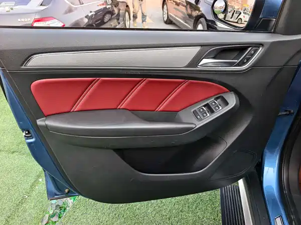 Roewe RX5 2016