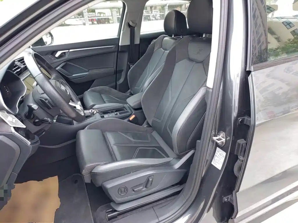 Audi Q3 Sportback 2023 — фото 11