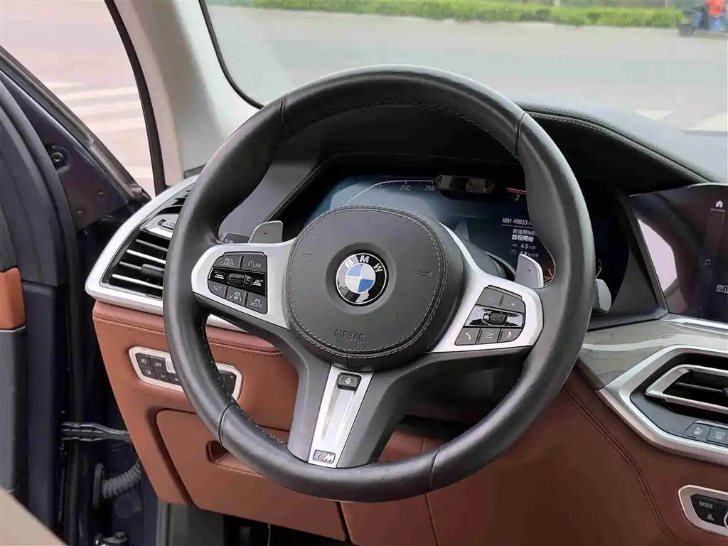 BMW X7 2021 — фото 13