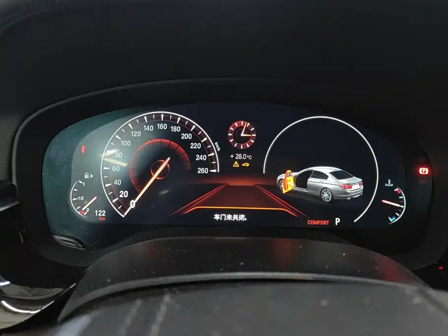 BMW 5 Series 2018 — фото 14
