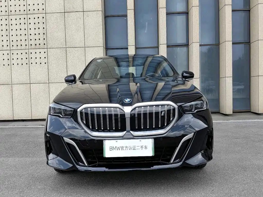 BMW i5 2024 — фото 1
