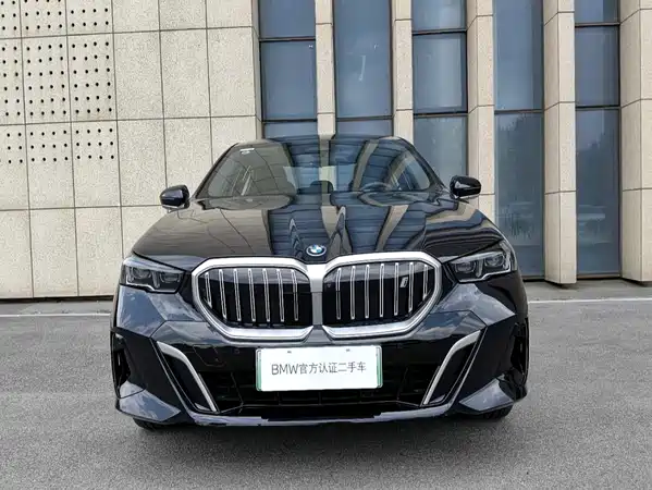 BMW i5 2024