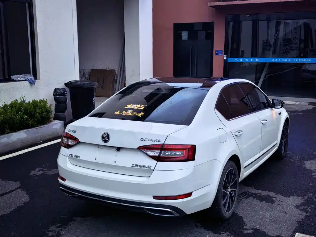 Skoda Octavia 2019 — фото 6