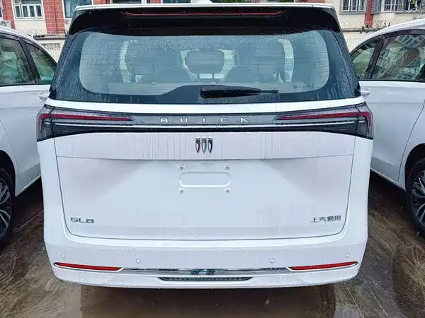 Buick GL8 2025