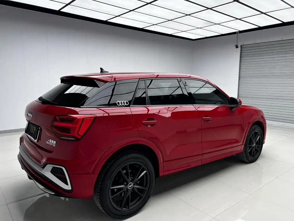 Audi Q2L 2021
