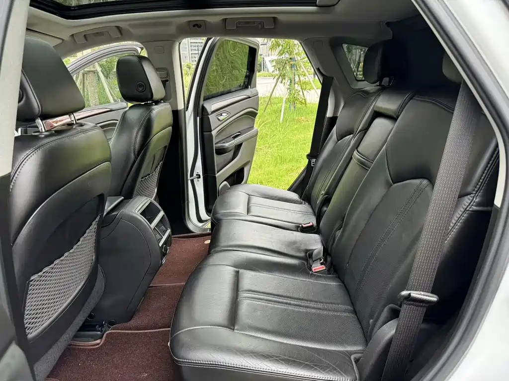 Cadillac SRX 2014 — фото 8