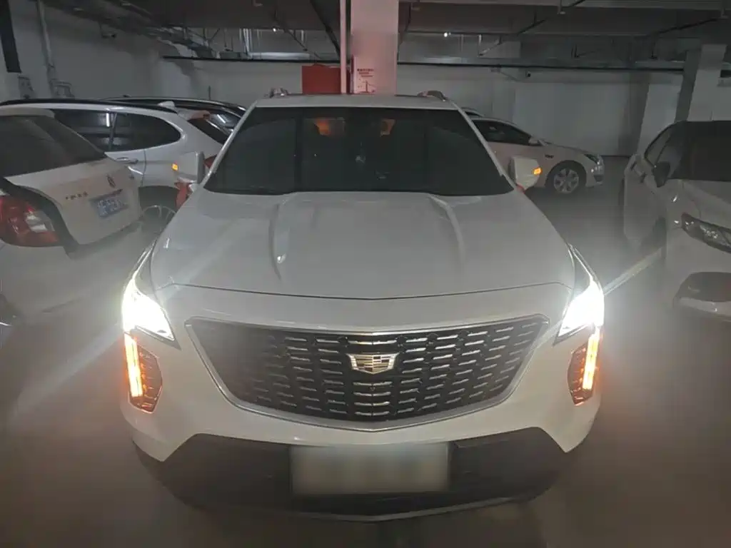 Cadillac XT4 2023 — фото 3
