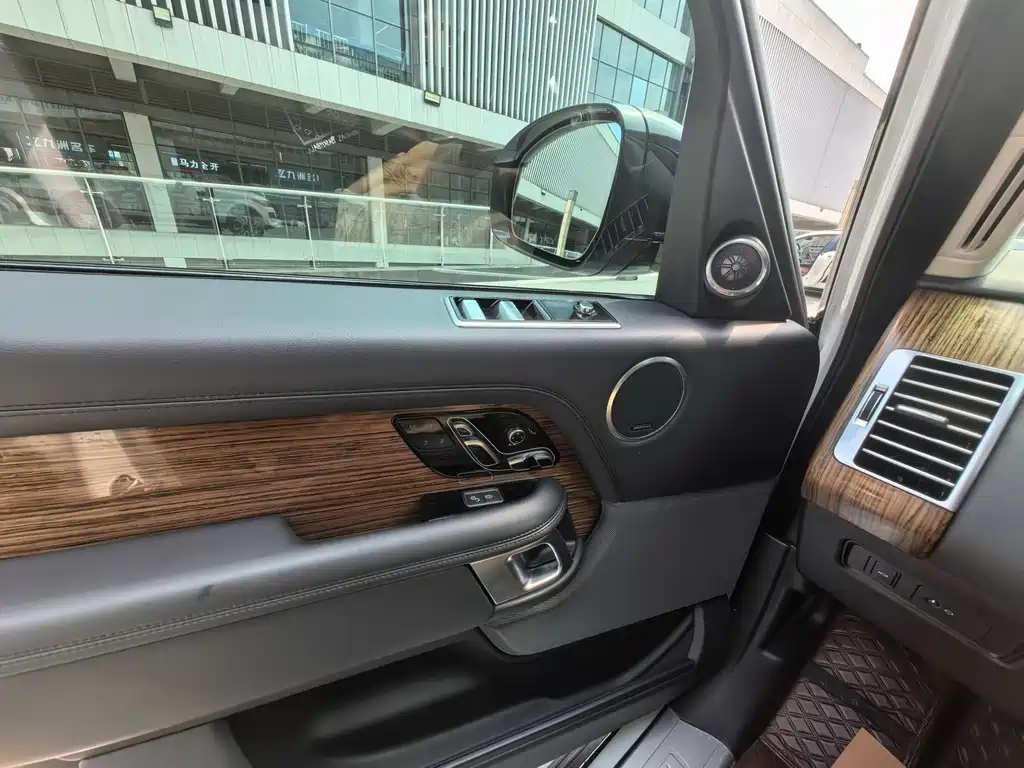 Land Rover Range Rover 2019 — фото 10
