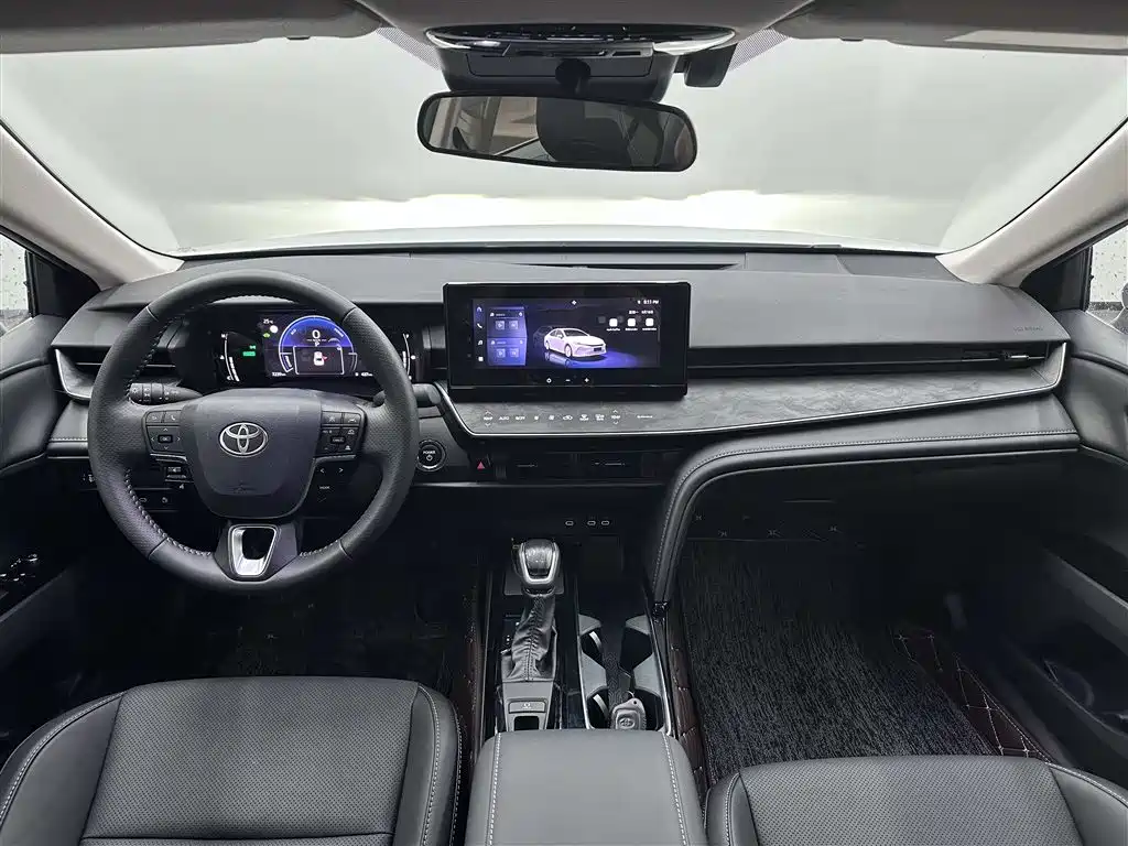 Toyota Camry 2024 — фото 16