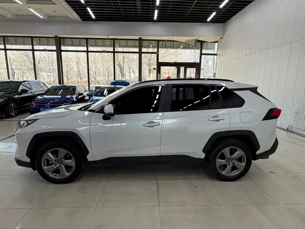 Toyota RAV4 2021