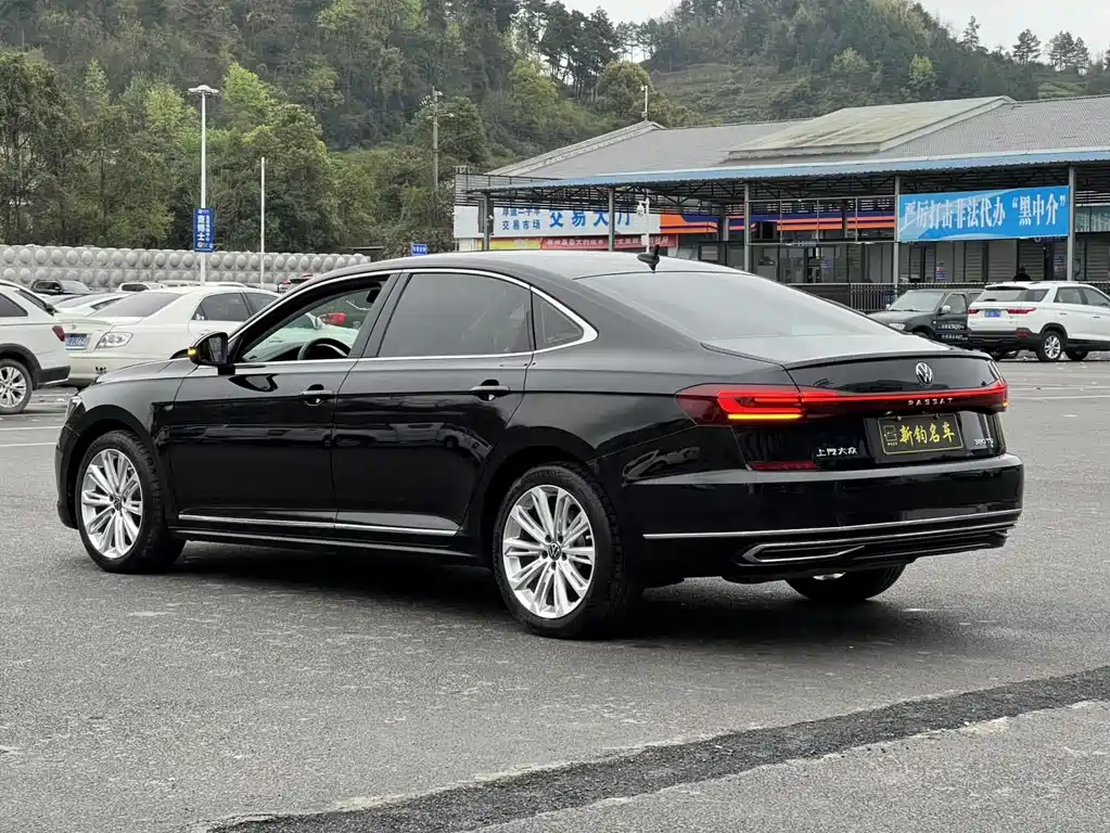 Volkswagen Passat 2023 — фото 15