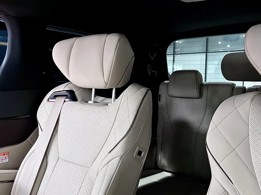 Toyota Alphard — фото 10