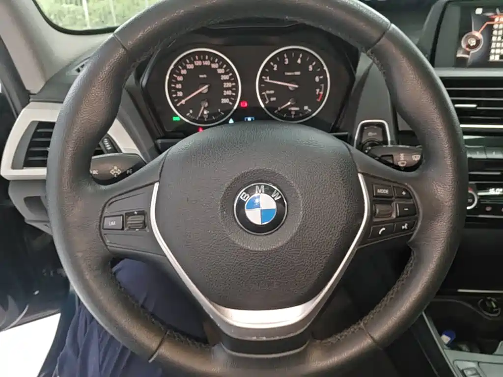 BMW 1 Series 2016 — фото 11