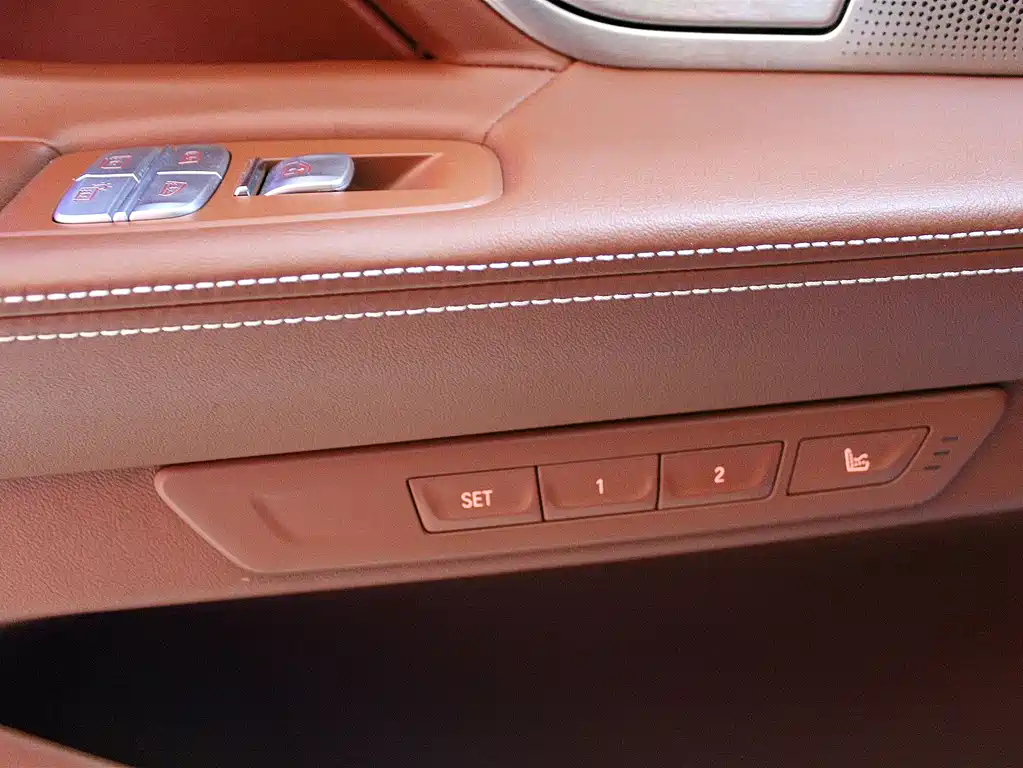 BMW 7 Series 2018 — фото 18